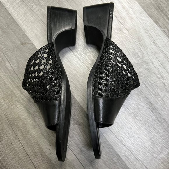 VINTAGE 90s Black Leather Block Heel Slides Sandals Made in Brazil Size 7 1/2 - Picture 5 of 8